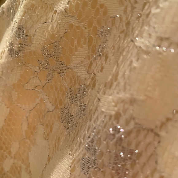 Brand new Jone New York dress in cream color with silver threads . Size : 14 - Picture 4 of 16